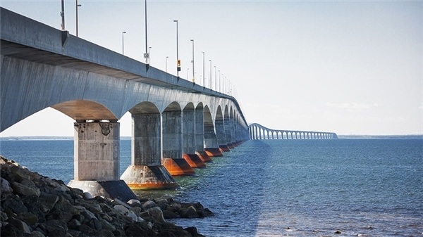 Chiêm ngưỡng những cây cầu vượt biển dài nhất thế giới - Ảnh 9