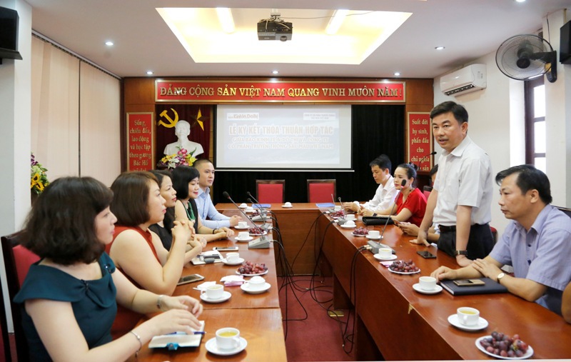 Báo Kinh tế & Đô thị ký kết hợp tác với Công ty Sắc màu Việt Nam - Ảnh 1