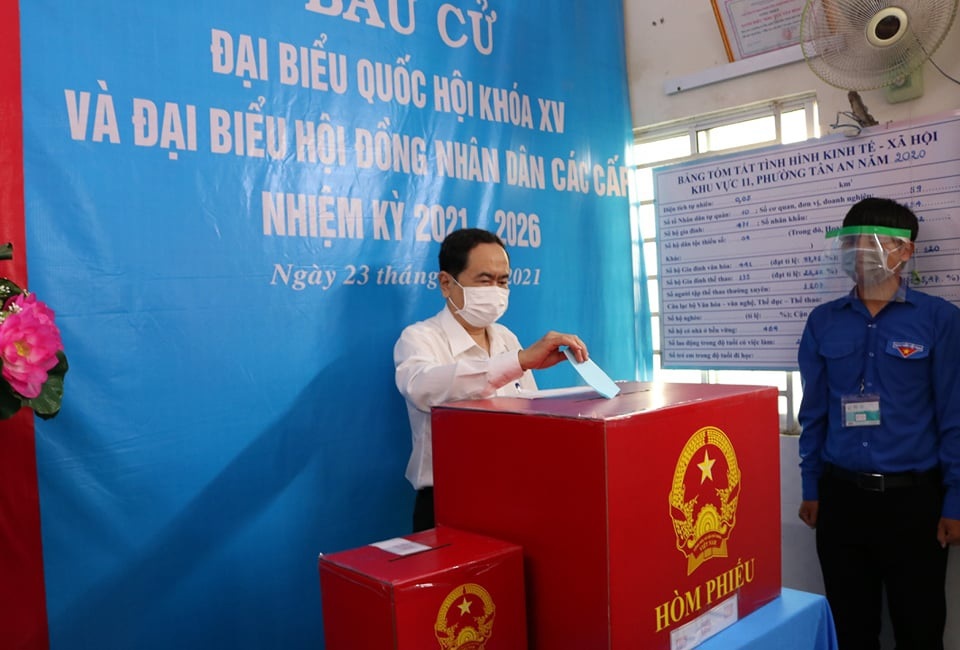 Phó Chủ tịch Thường trực Quốc hội Trần Thanh Mẫn bỏ phiếu bầu cử tại thành phố Cần Thơ - Ảnh 1
