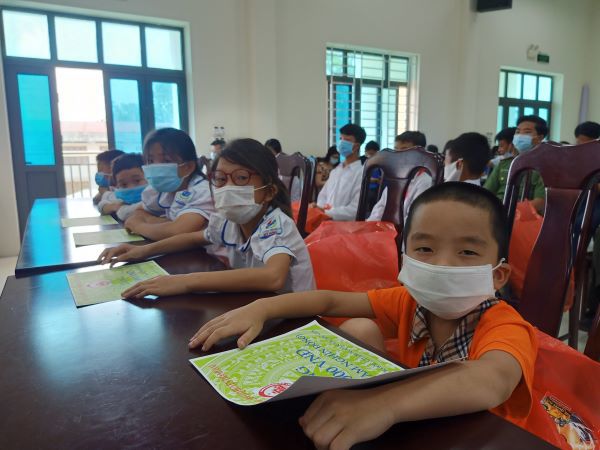 Hà Nội tặng 220 xe đạp, phần quà cho trẻ em có hoàn cảnh đặc biệt - Ảnh 6