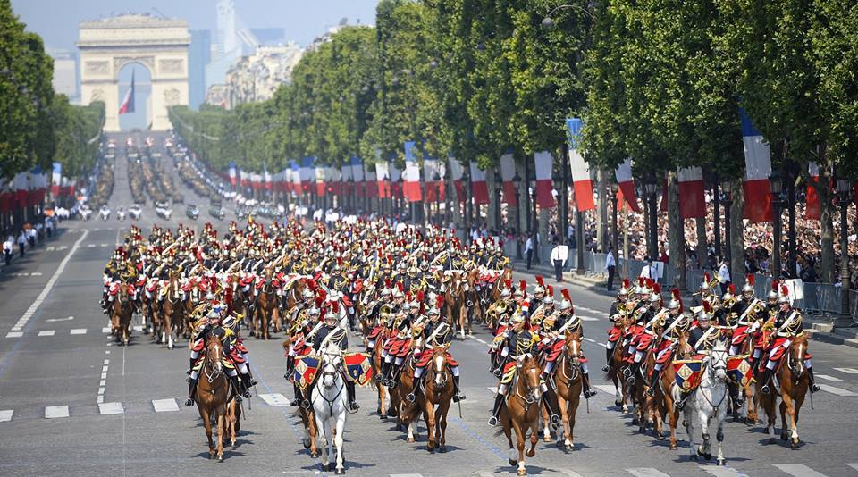 Lễ duyệt binh hoành tráng mừng quốc khánh của Pháp - Ảnh 8