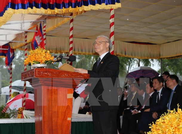 Tổng Bí thư dự lễ khánh thành Đài Hữu nghị Việt Nam-Campuchia - Ảnh 2
