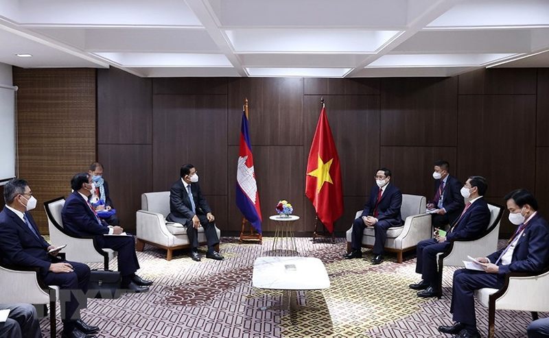 Thủ tướng Chính phủ Phạm Minh Chính gặp gỡ song phương Thủ tướng Campuchia, Singapore, Malaysia - Ảnh 2