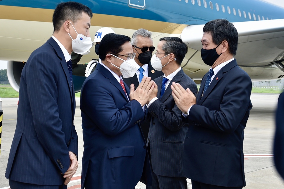 Thủ tướng Phạm Minh Chính tới Indonesia, bắt đầu chuyến công tác nước ngoài đầu tiên - Ảnh 1
