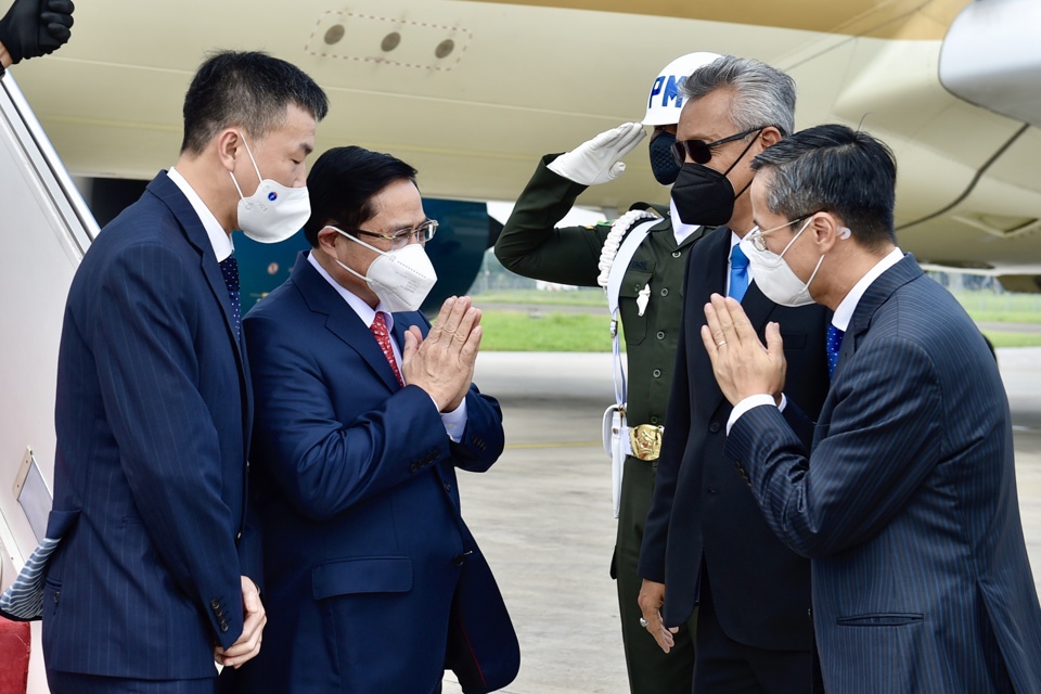 Thủ tướng Phạm Minh Chính tới Indonesia, bắt đầu chuyến công tác nước ngoài đầu tiên - Ảnh 2