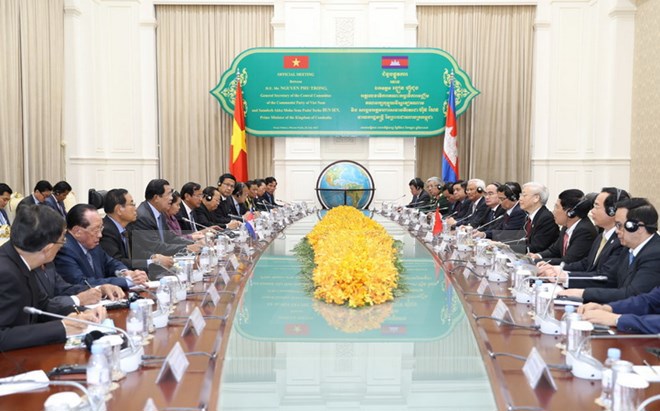 Tổng Bí thư hội kiến Thủ tướng Chính phủ Hoàng gia Campuchia - Ảnh 1