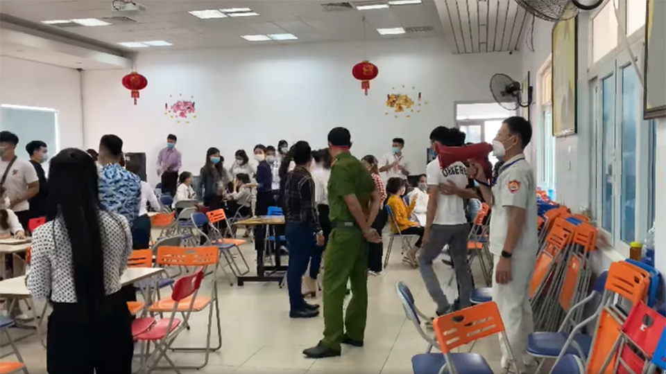 Đà Nẵng: Lập biên bản hơn 100 người tụ tập tại văn phòng công ty - Ảnh 1
