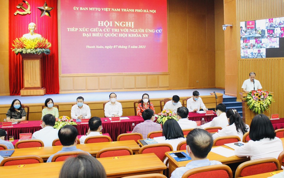 Chủ tịch HĐND TP Nguyễn Ngọc Tuấn và các ứng cử viên đại biểu Quốc hội khóa XV vận động bầu cử tại quận Thanh Xuân - Ảnh 1