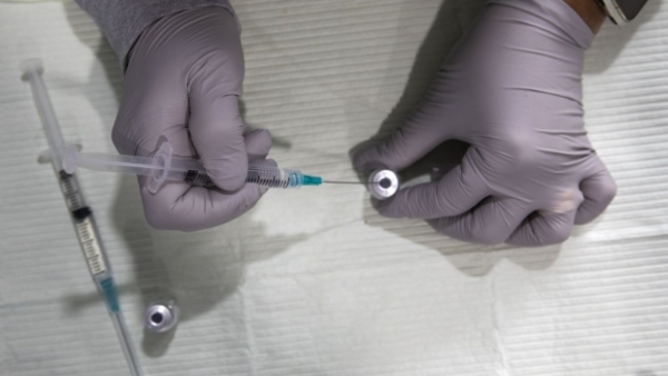 Nghiên cứu mới: Vaccine Covid-19 2 liều ngăn chặn được biến thể virus Ấn Độ - Ảnh 1