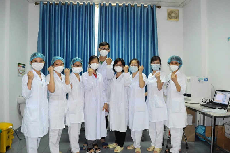 3 chuyên gia Viện Pasteur Nha Trang vượt 1.300 km giúp Bắc Giang xét nghiệm 700 mẫu đơn/ngày - Ảnh 2