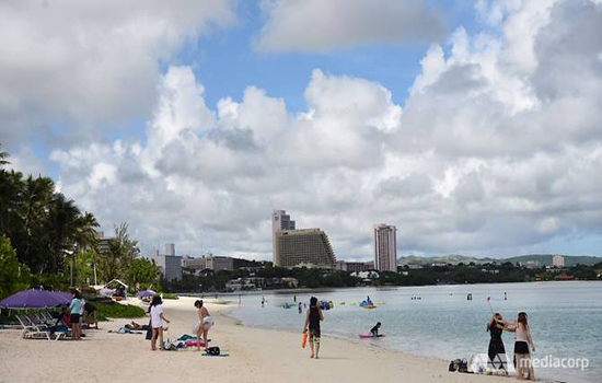 Lãnh đạo đảo Guam "hạnh phúc" khi Triều Tiên hoãn tấn công - Ảnh 2