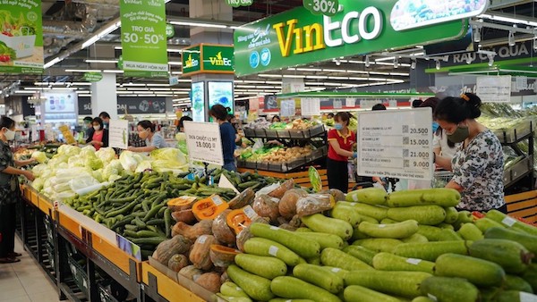 TP Hồ Chí Minh: Thực phẩm online giá tăng gấp đôi, siêu thị vẫn bình ổn - Ảnh 2