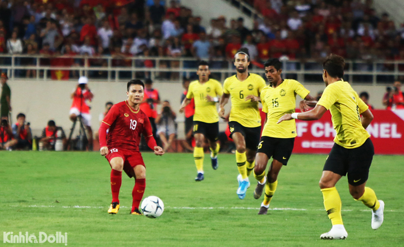 Việt Nam đấu Malaysia: Không có Quang Hải và Tuấn Anh - Ảnh 1