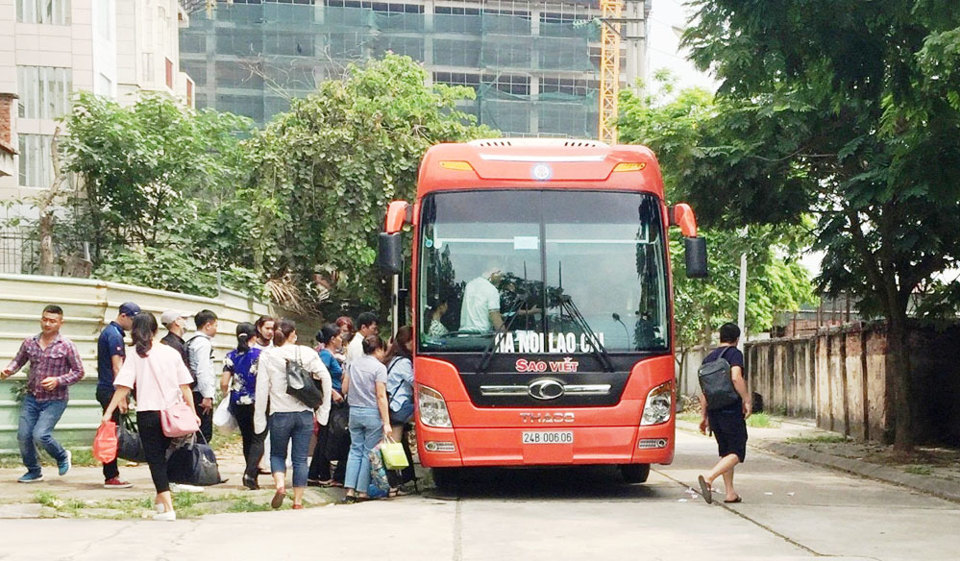 Xe khách Sao Việt lập bến “cóc” lộng hành - Ảnh 1