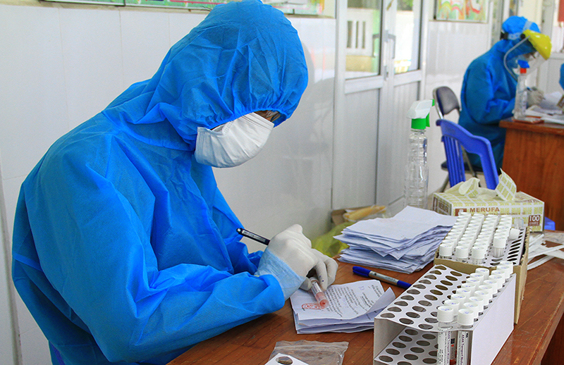 Đà Nẵng xét nghiệm SARS-CoV-2 cho 10.000 người phục vụ bầu cử - Ảnh 1