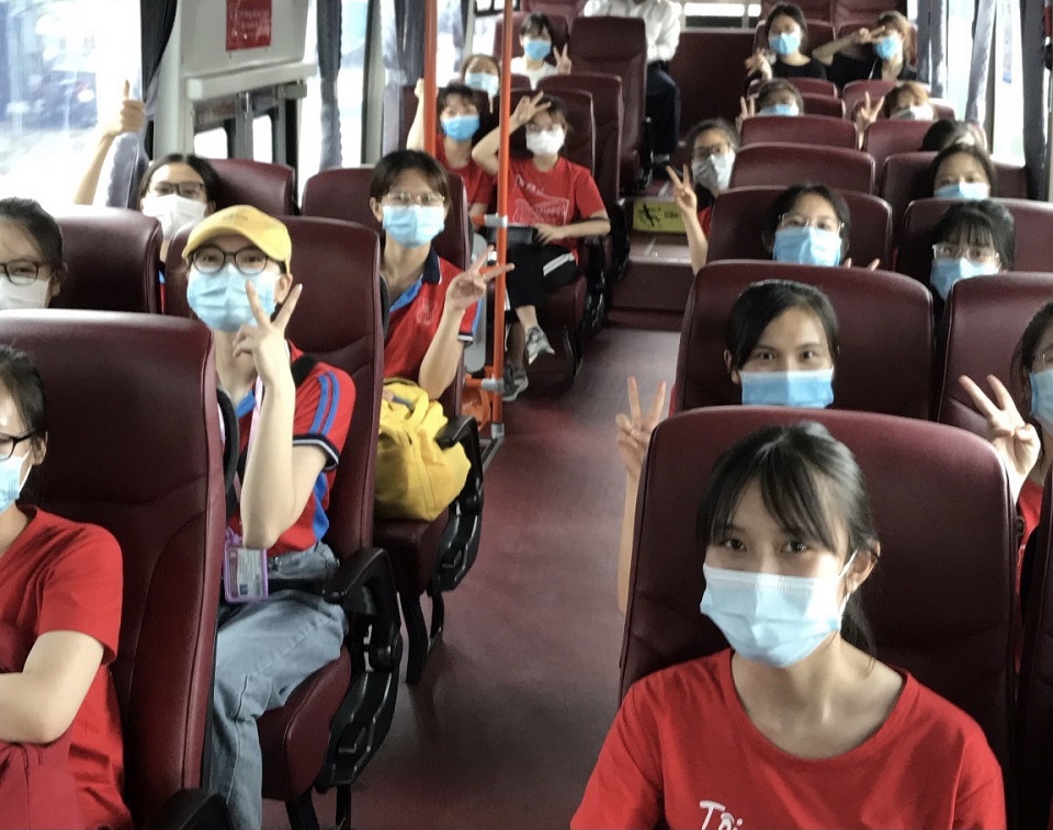 Đoàn 350 cán bộ, sinh viên Đại học Y Hà Nội đến Bình Dương hỗ trợ chống dịch - Ảnh 2
