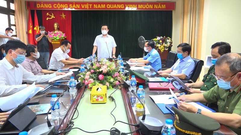 Phó Chủ tịch UBND TP Hà Nội Chử Xuân Dũng: Huyện Thạch Thất cần tổ chức cách ly bảo đảm an toàn ở mức cao nhất - Ảnh 1