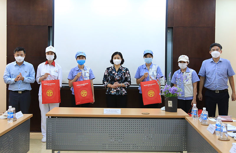 Phó Bí thư Thường trực Thành ủy Nguyễn Thị Tuyến:  Xây dựng kịch bản cách ly tại chỗ nếu có F0 trong các khu công nghiệp - Ảnh 5