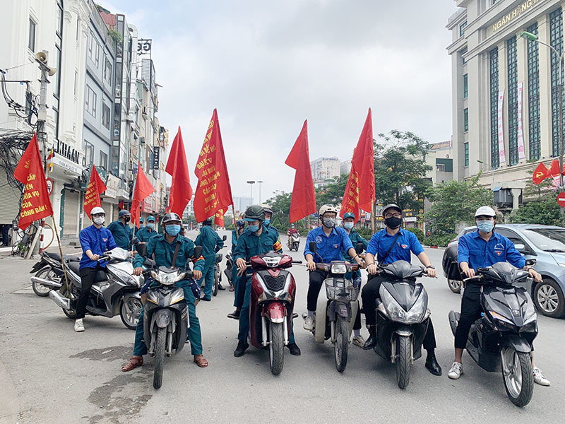 Quận Đống Đa: Đoàn thanh niên tham gia tuyên truyền về phòng chống dịch và bầu cử - Ảnh 1