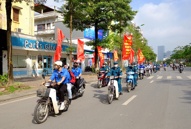 Quận Đống Đa: Đoàn thanh niên tham gia tuyên truyền về phòng chống dịch và bầu cử - Ảnh 2