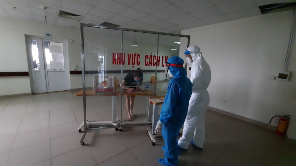 Những hình ảnh đặc biệt tại điểm bỏ phiếu ở Bệnh viện Bệnh Nhiệt đới Trung ương cơ sở Kim Chung - Ảnh 4