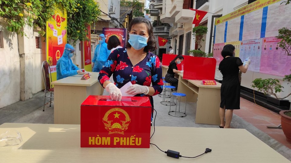 Bộ trưởng Bộ Công thương Nguyễn Hồng Diên bỏ phiếu bầu cử tại huyện Thuỷ Nguyên - Ảnh 4