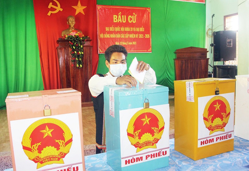 Bình Định: Hơn 1,2 triệu cử tri bỏ phiếu trong ngày hội lớn - Ảnh 5