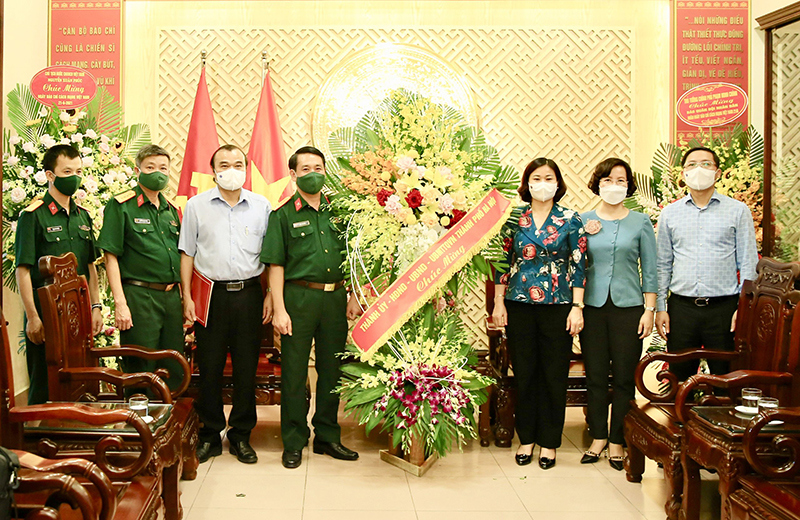 Phó Bí thư Thường trực Thành ủy Hà Nội Nguyễn Thị Tuyến: Báo chí luôn đồng hành, hỗ trợ, góp phần vào sự phát triển của Thủ đô - Ảnh 3