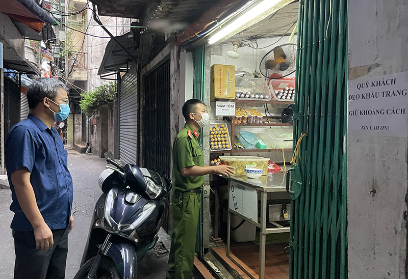 Quận Đống Đa: Tăng cường kiểm tra, xử lý các vi phạm quy định phòng chống dịch - Ảnh 1