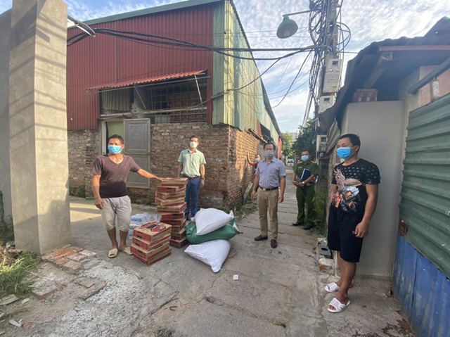 Quận Hà Đông: Phường Dương Nội tặng hơn 3 tấn gạo cho người lao động gặp khó khăn - Ảnh 3