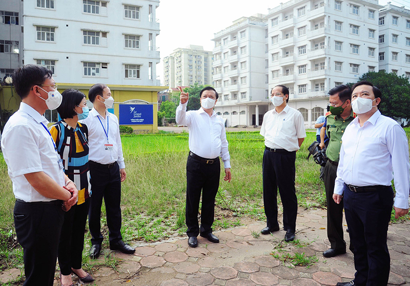 Bí thư Thành ủy Hà Nội Đinh Tiến Dũng: Huy động sức mạnh cộng đồng để trường kỳ phòng, chống dịch - Ảnh 3