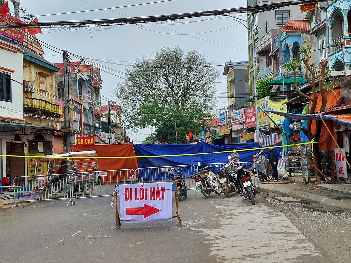 Sự cố “hố tử thần” ở Chương Mỹ: Đơn vị chuyên môn đã vào cuộc xác định nguyên nhân - Ảnh 2