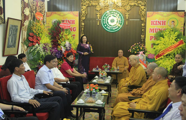 Lãnh đạo TP chúc mừng Trung ương Giáo hội Phật giáo Việt Nam - Ảnh 1