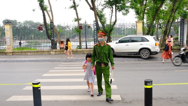 Xây dựng mô hình “Cổng trường an toàn - văn minh” tại trường Tiểu học và THCS Nghĩa Tân - Ảnh 2