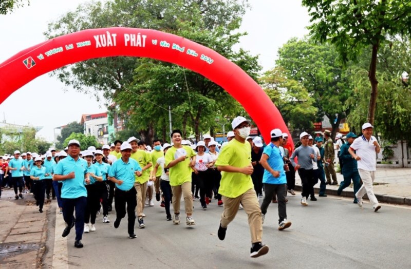 Thị xã Sơn Tây phát động hưởng ứng “Ngày chạy Olympic vì sức khỏe toàn dân” - Ảnh 4