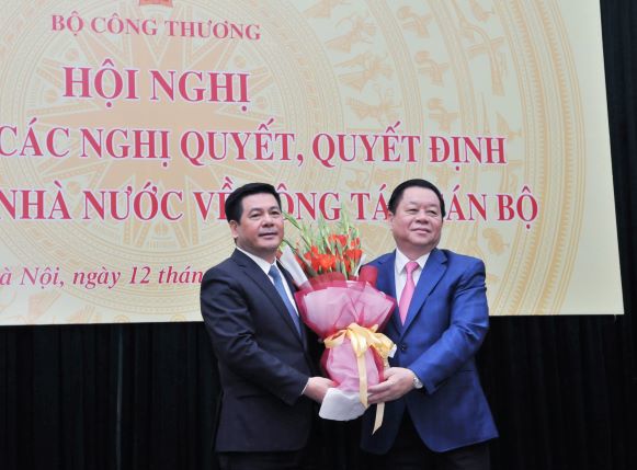 Tân Bộ trưởng Bộ Công Thương Nguyễn Hồng Diên chính thức nhận nhiệm vụ - Ảnh 1