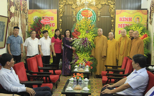 Lãnh đạo TP chúc mừng Trung ương Giáo hội Phật giáo Việt Nam - Ảnh 2