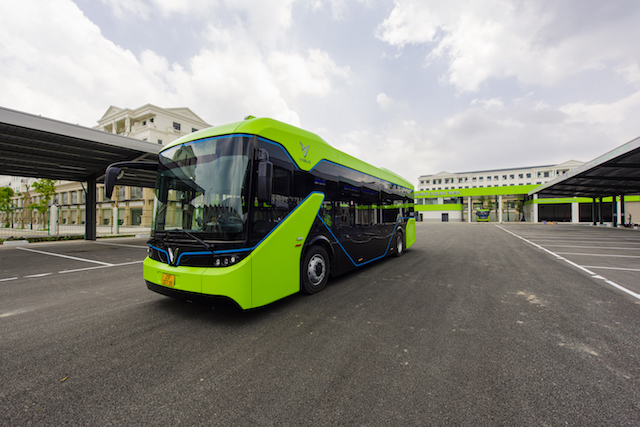 Hà Nội chính thức vận hành xe buýt điện VinBus - Ảnh 2
