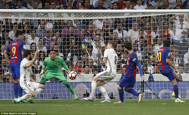 Messi cùng Barca cướp vị trí đầu bảng từ tay Real Madrid - Ảnh 3