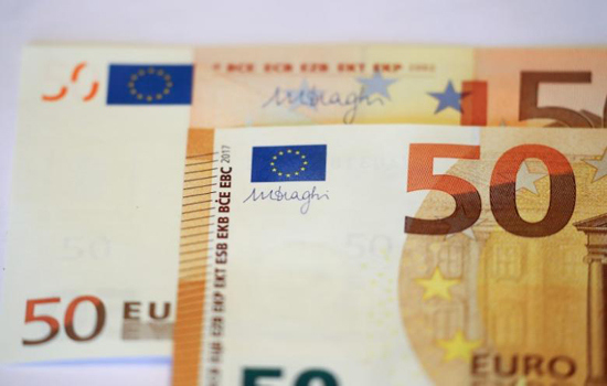 Euro lên cao nhất, USD đồng loạt giảm giá - Ảnh 1