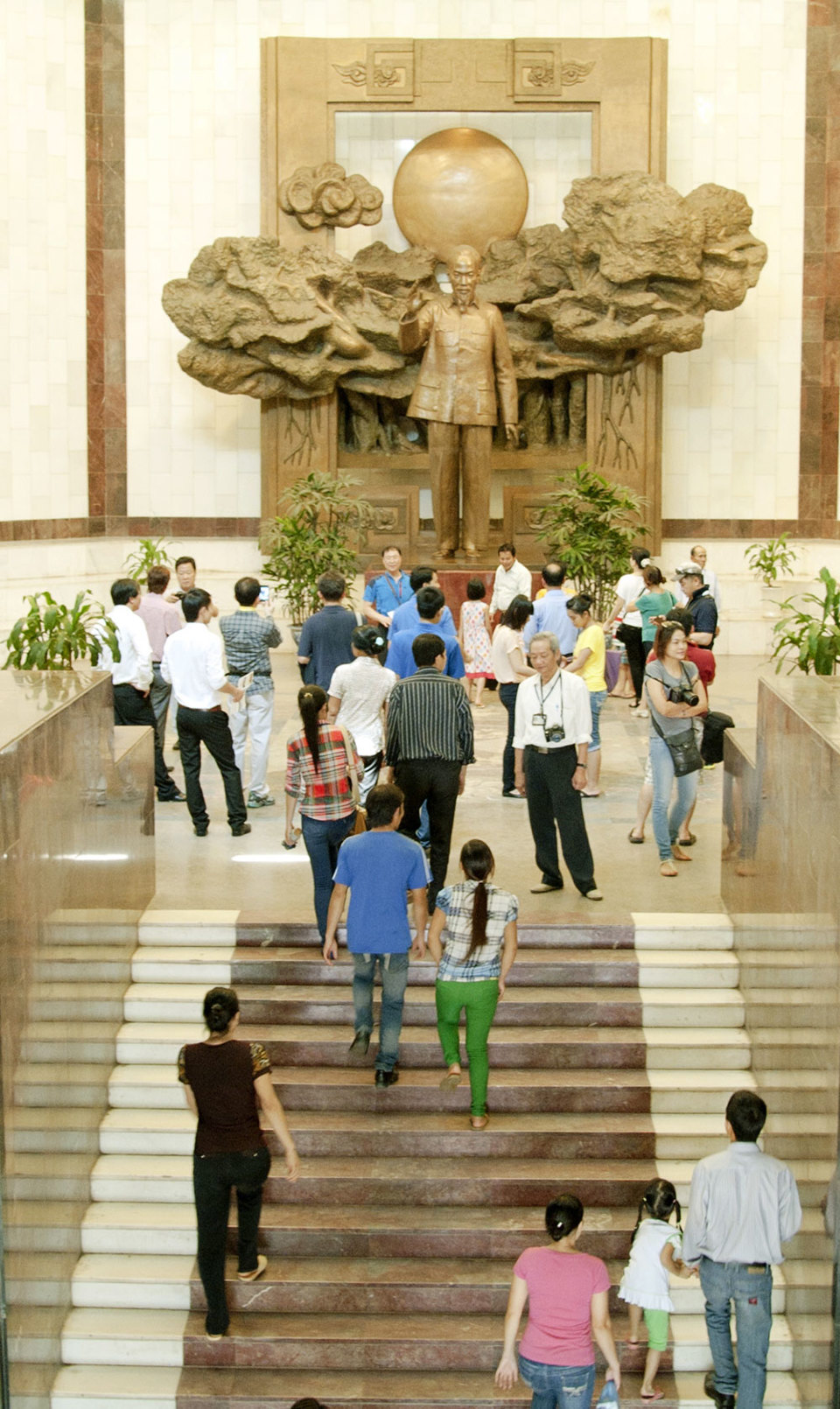Đến thăm Bảo tàng Hồ Chí Minh - Ảnh 3