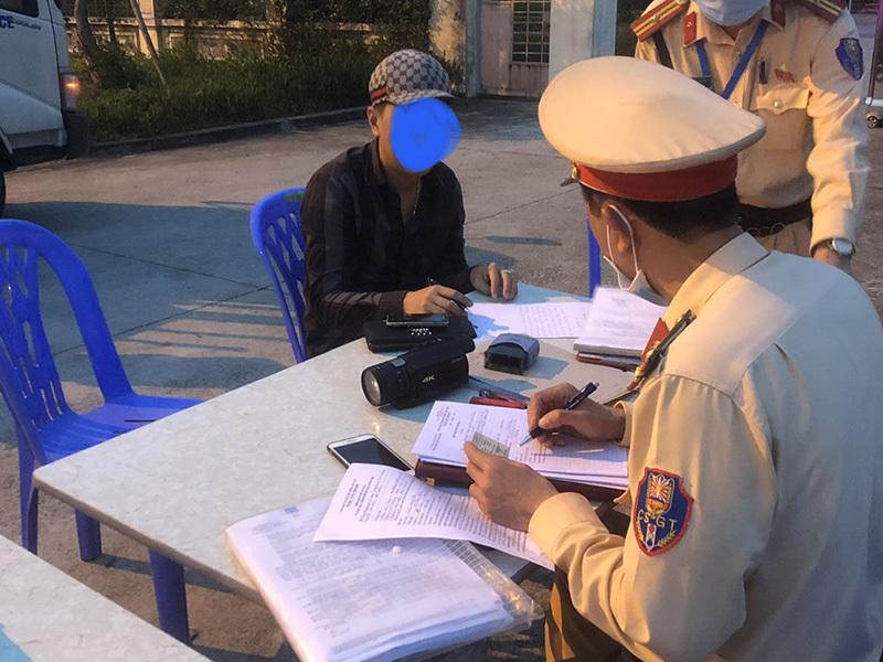 Tiếp tục phát hiện 2 tài xế dương tính với ma túy trên cao tốc Hà Nội - Hải Phòng - Quảng Ninh - Ảnh 1