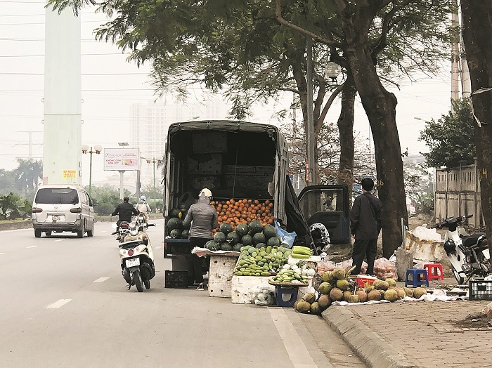 Mất an toàn giao thông trên đường Nguyễn Văn Trác - Ảnh 1