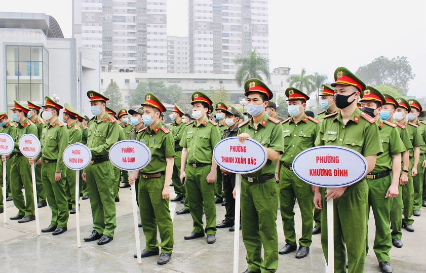 Quận Thanh Xuân ra quân xử lý vi phạm, đảm bảo trật tự đô thị - Ảnh 2