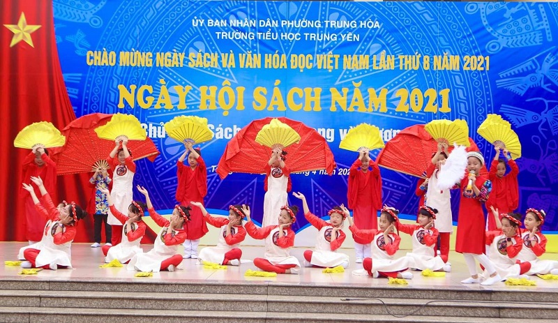 Phát động “Ngày hội sách năm 2021” tại trường Tiểu học Trung Yên - Ảnh 3