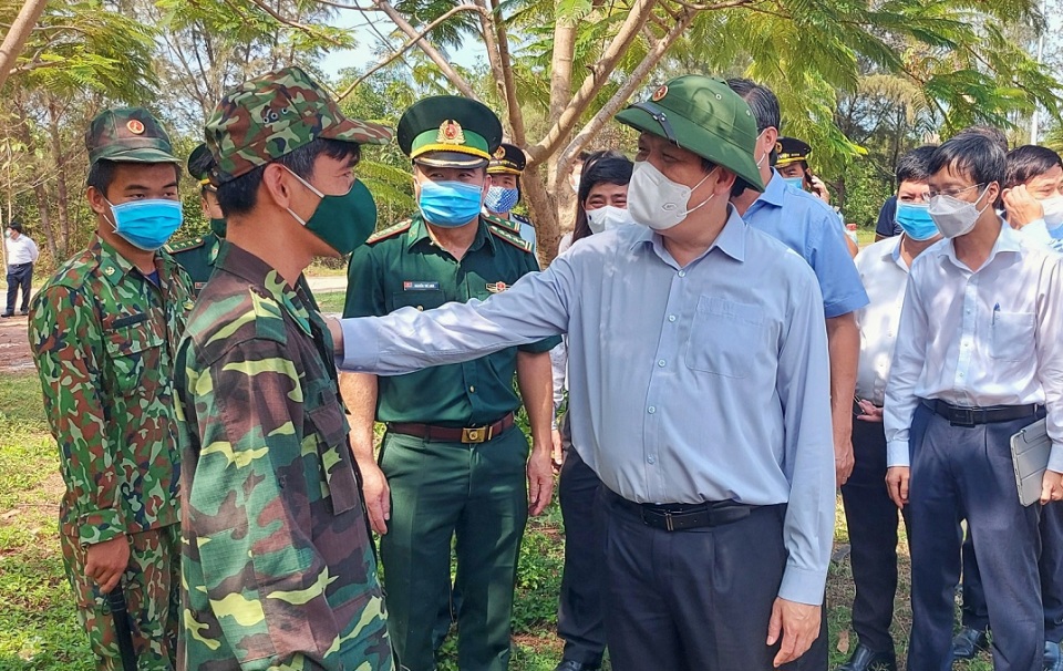 Bộ trưởng Bộ Y tế kiểm tra công tác phòng chống dịch Covid-19 tại TP Hà Tiên - Ảnh 2