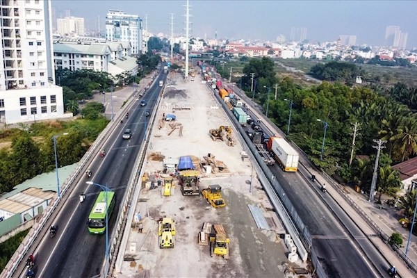 TP Hồ Chí Minh: Kiến nghị ưu tiên đầu tư cấp bách nhiều dự án giao thông trọng điểm - Ảnh 1