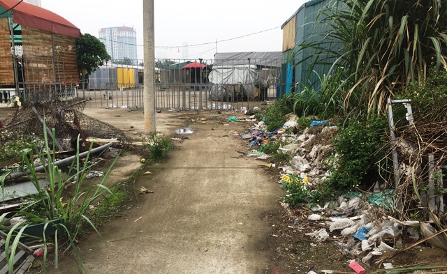 Tại phường Hà Cầu, quận Hà Đông: Rác, phế thải gây ô nhiễm môi trường ở nhiều nơi - Ảnh 4