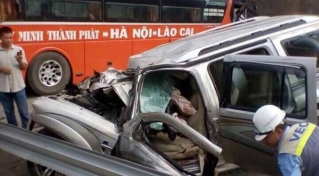 Lái xe ô tô 7 chỗ trong vụ tai nạn trên cao tốc Hà Nội - Lào Cai đã tử vong - Ảnh 1
