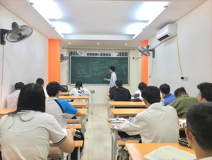 Thi lớp 10 trường chuyên tại Hà Nội: Không nên tạo thêm áp lực cho học sinh - Ảnh 1
